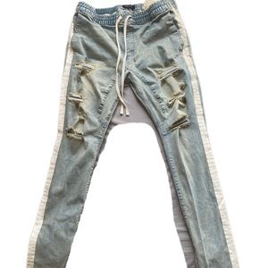 Light wash skinny jeans with stripe